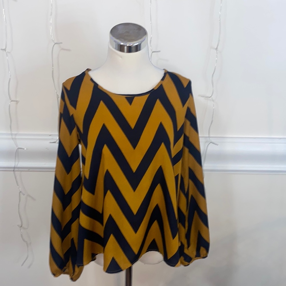 Chevron top